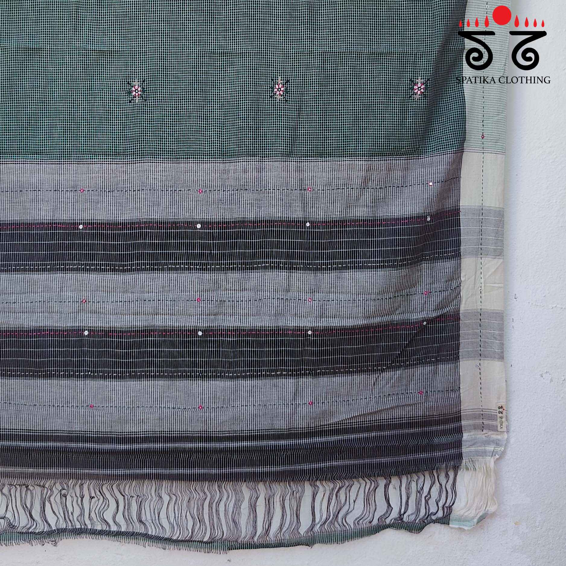 Handembroidered Patteda Anchu Saree