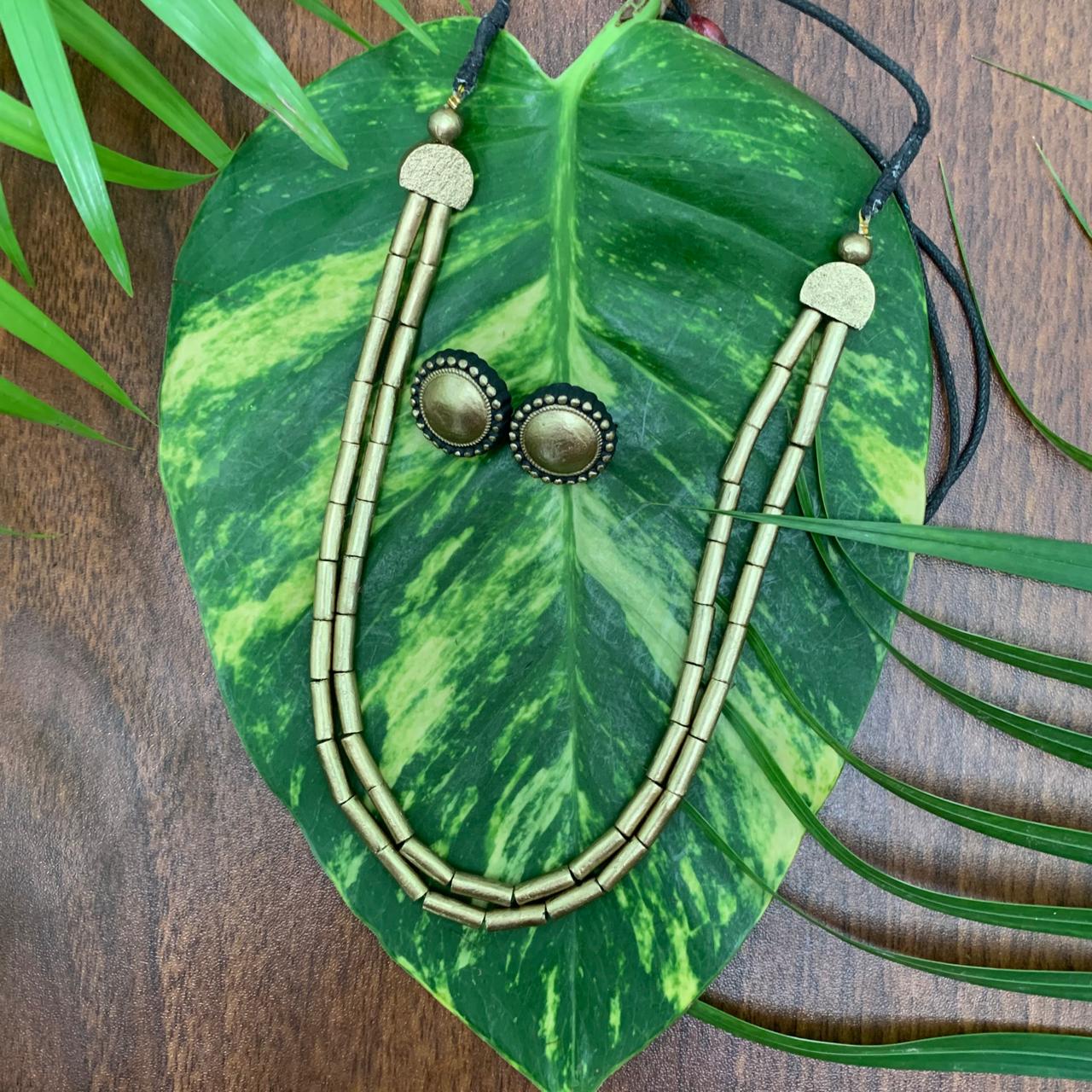 The Terracotta Neck Set