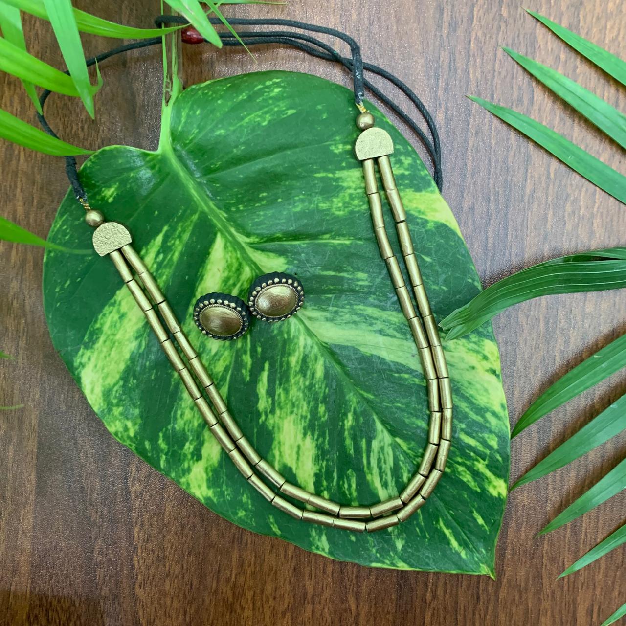 The Terracotta Neck Set