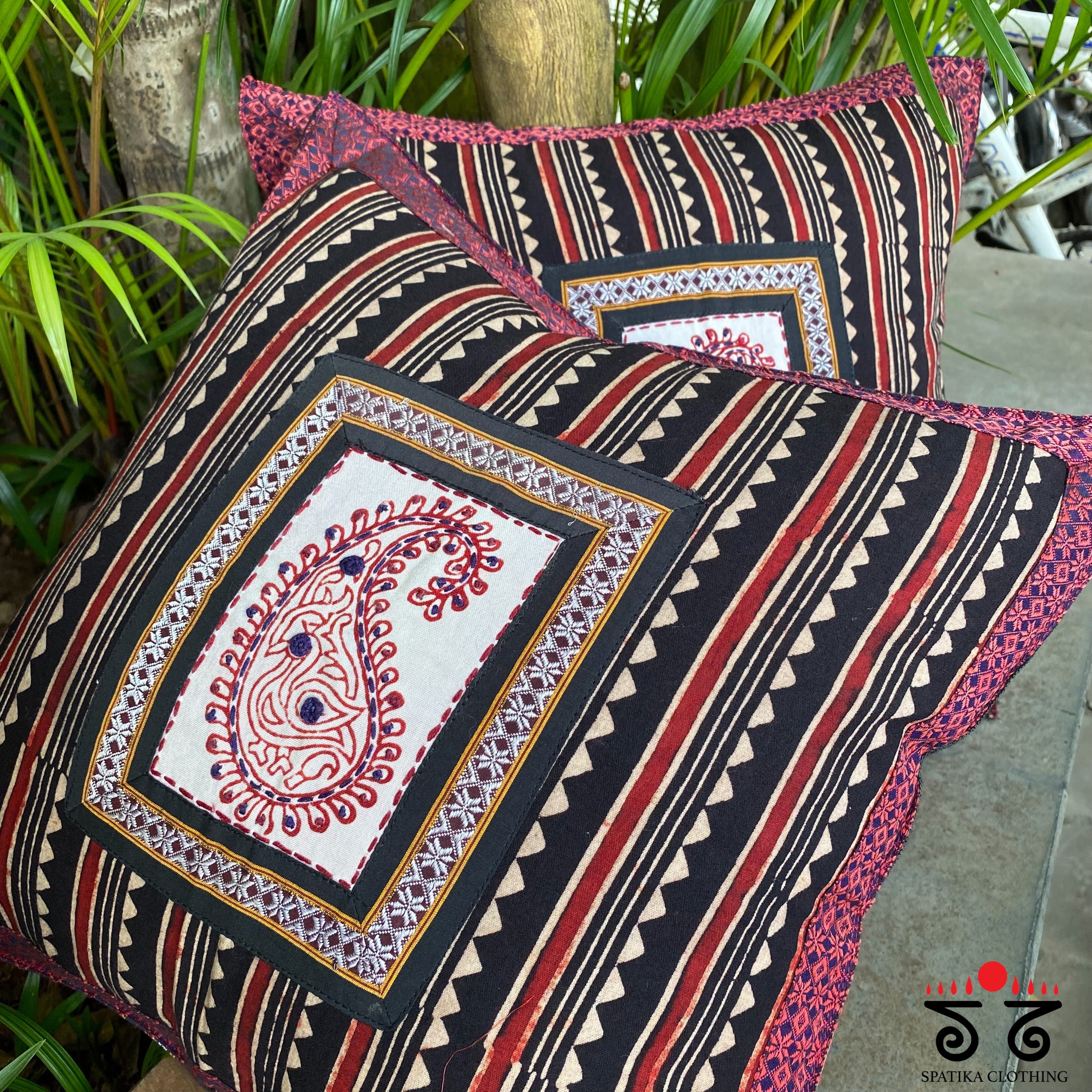 Paisley Bagh Cushion Cover !