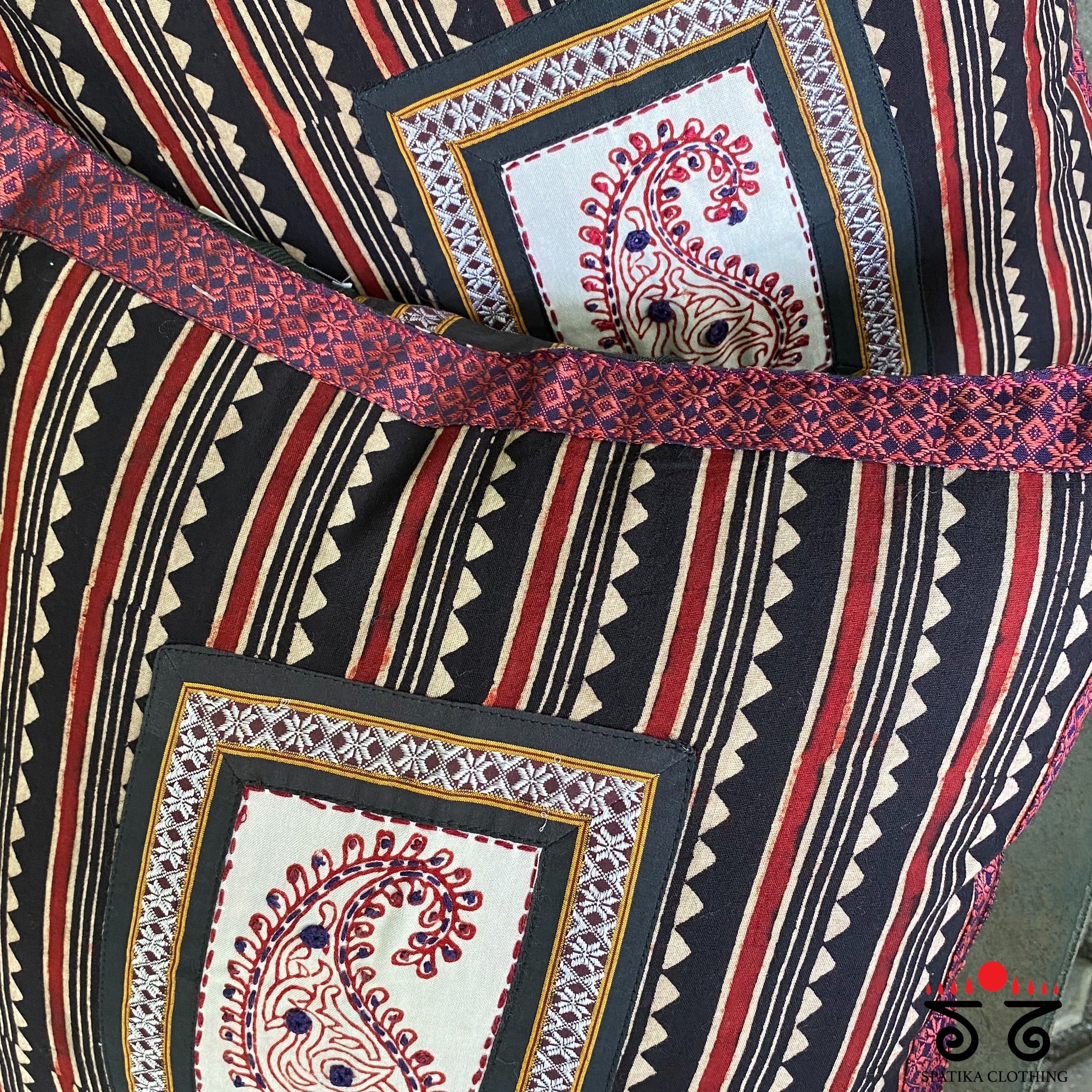 Paisley Bagh Cushion Cover !