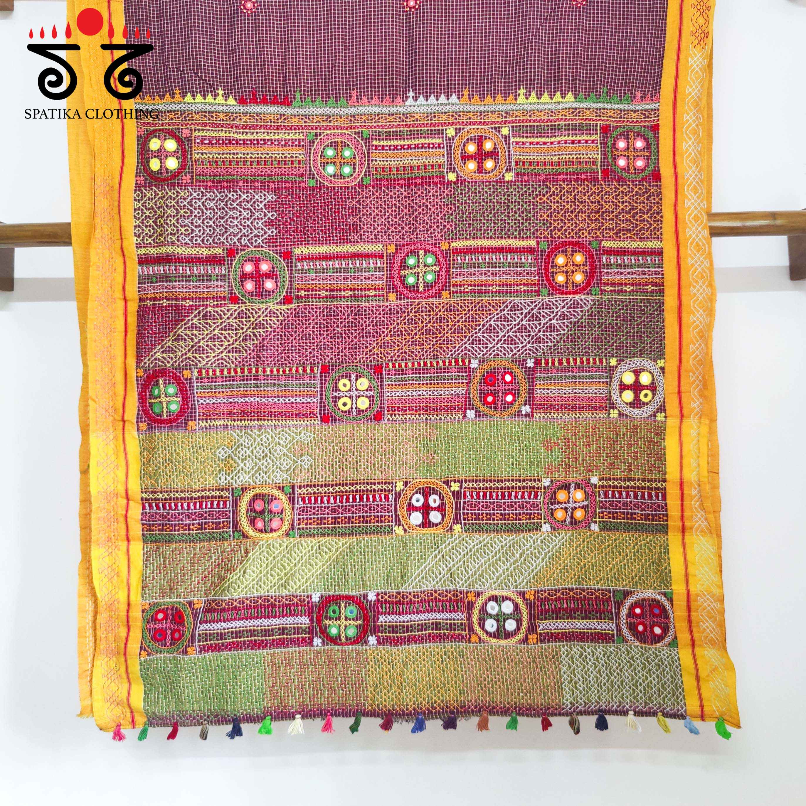 Lambani Hand embroidery Patteda Anchu Saree