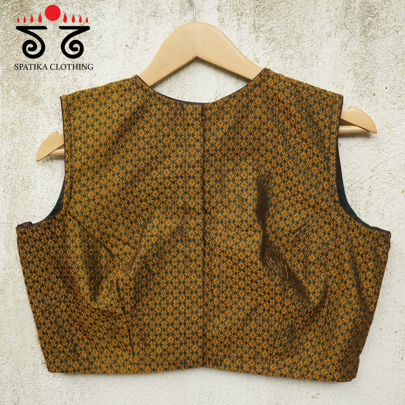 Khun Sleeveless Blouse