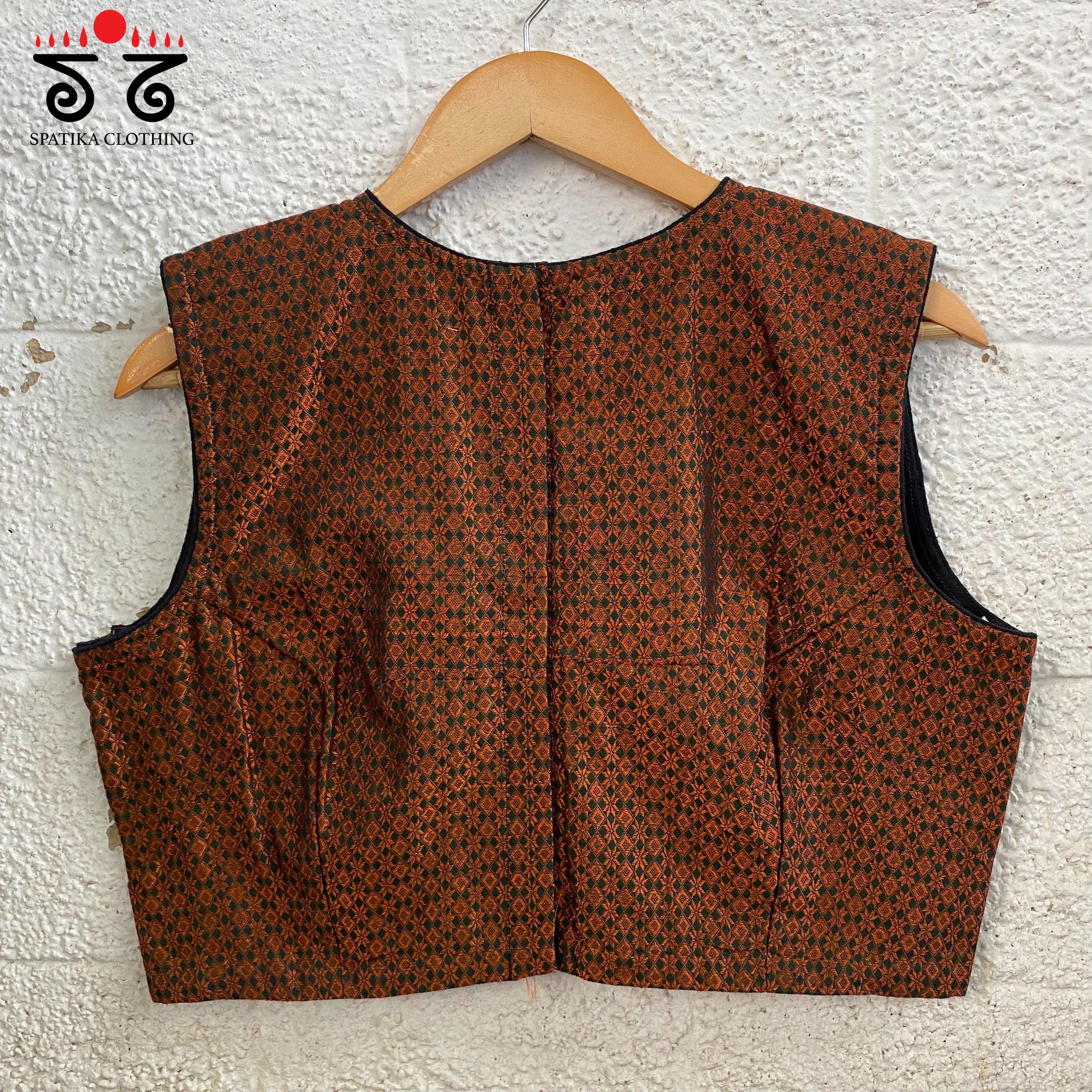 Khun Sleeveless Blouse